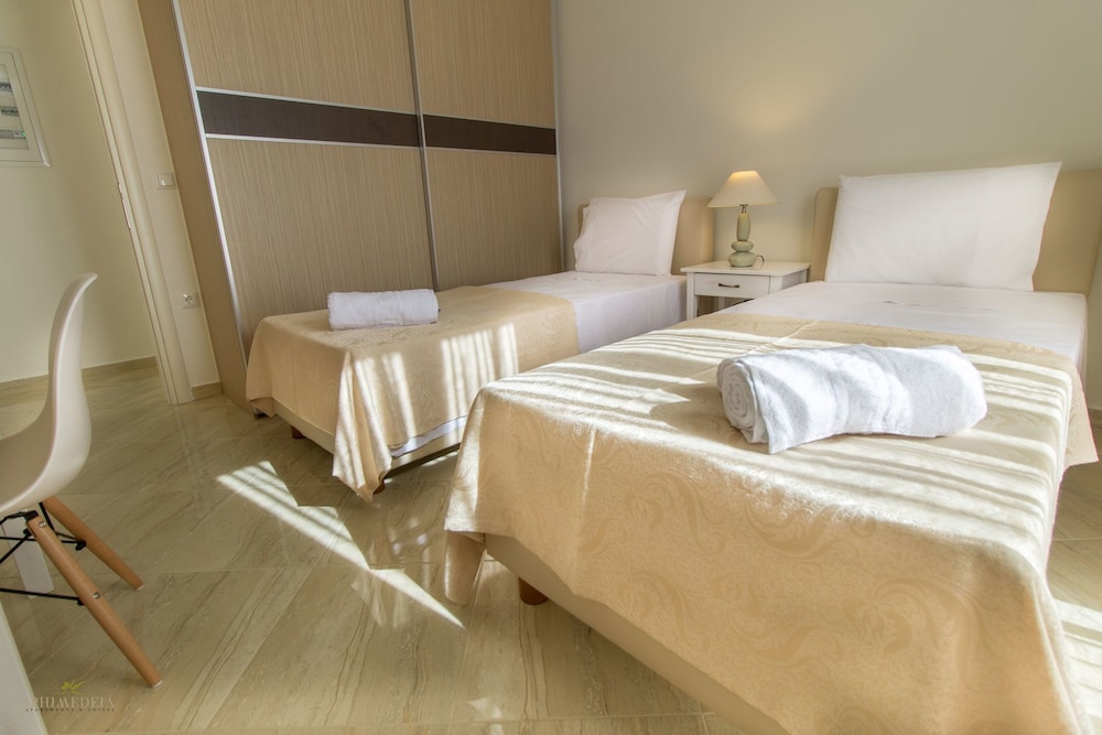 Iphimedeia Apartments Suites 22/75