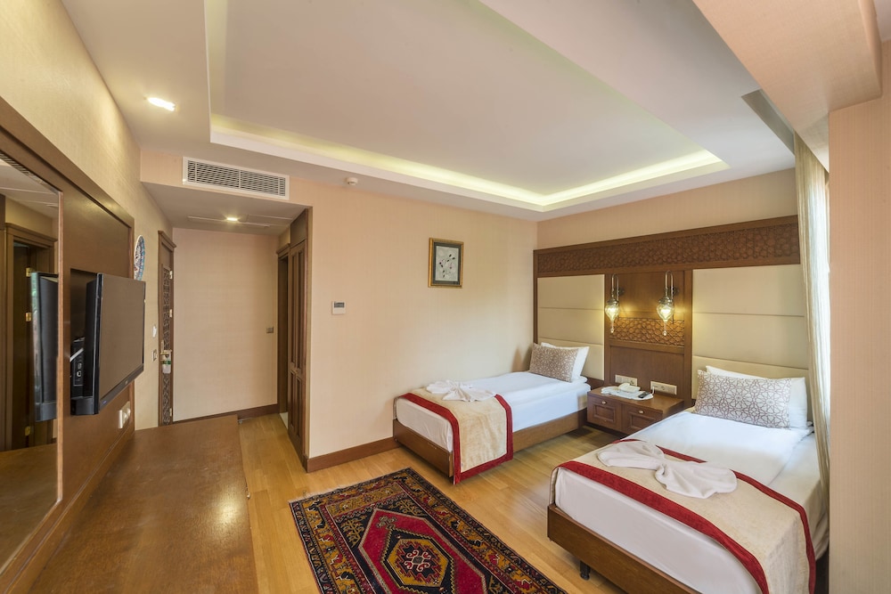 Lalinn Hotel 49/72