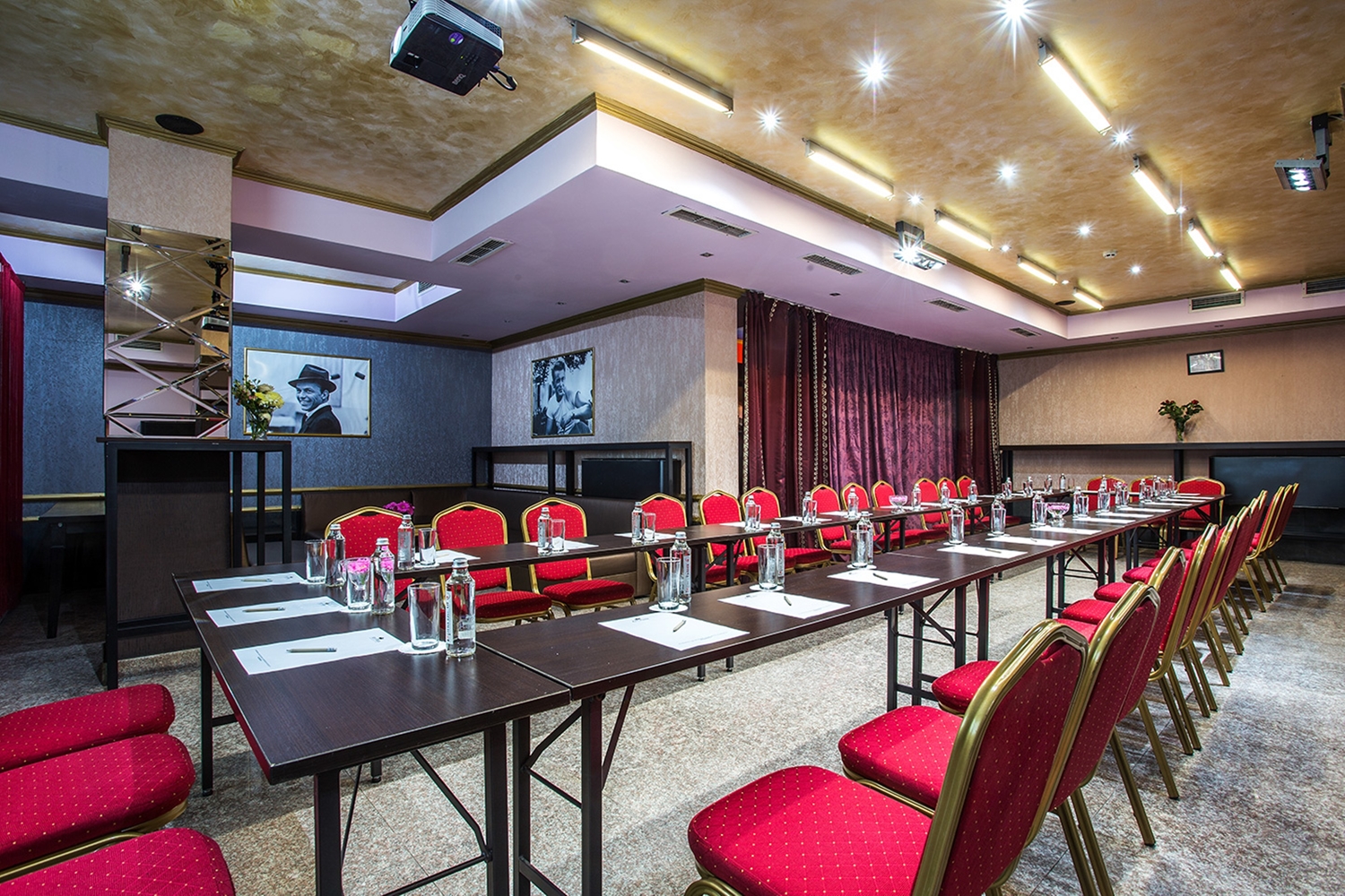 Art Plaza Hotel 23/26