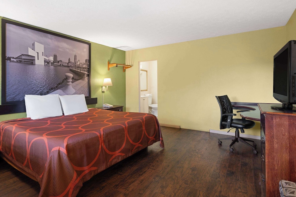 Super 8 by Wyndham Youngstown/Girard 6/26