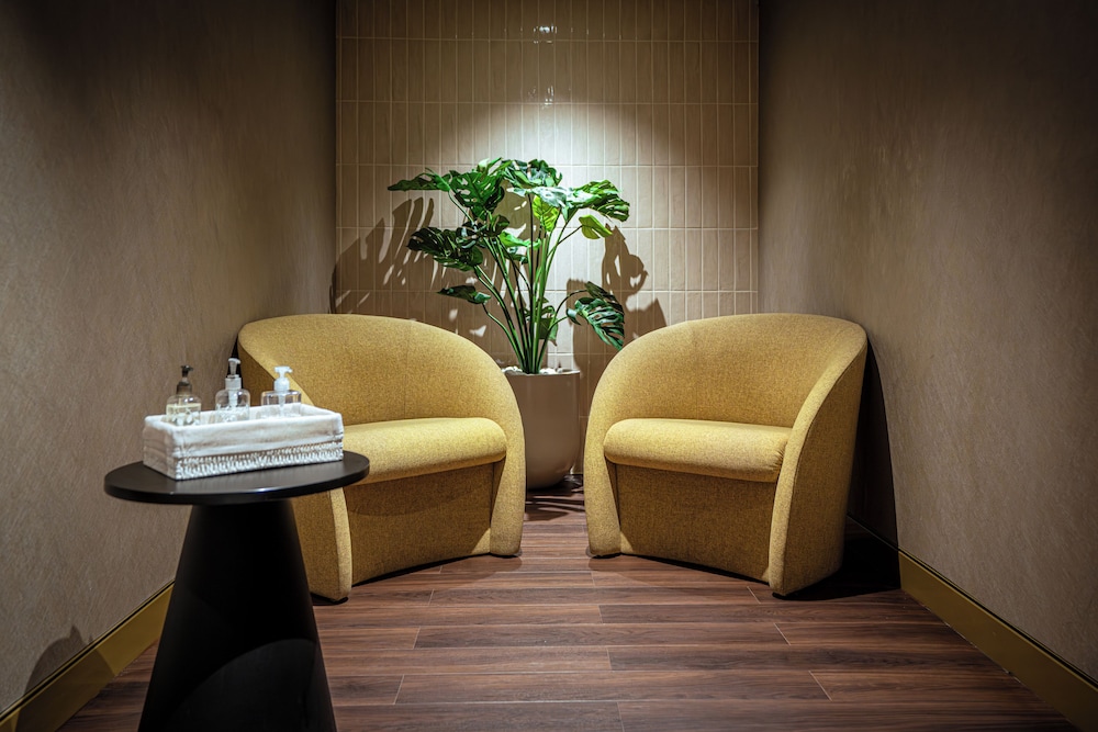 AUHotel - Zayed International Airport - Located in the TRANSIT AREA 35/42