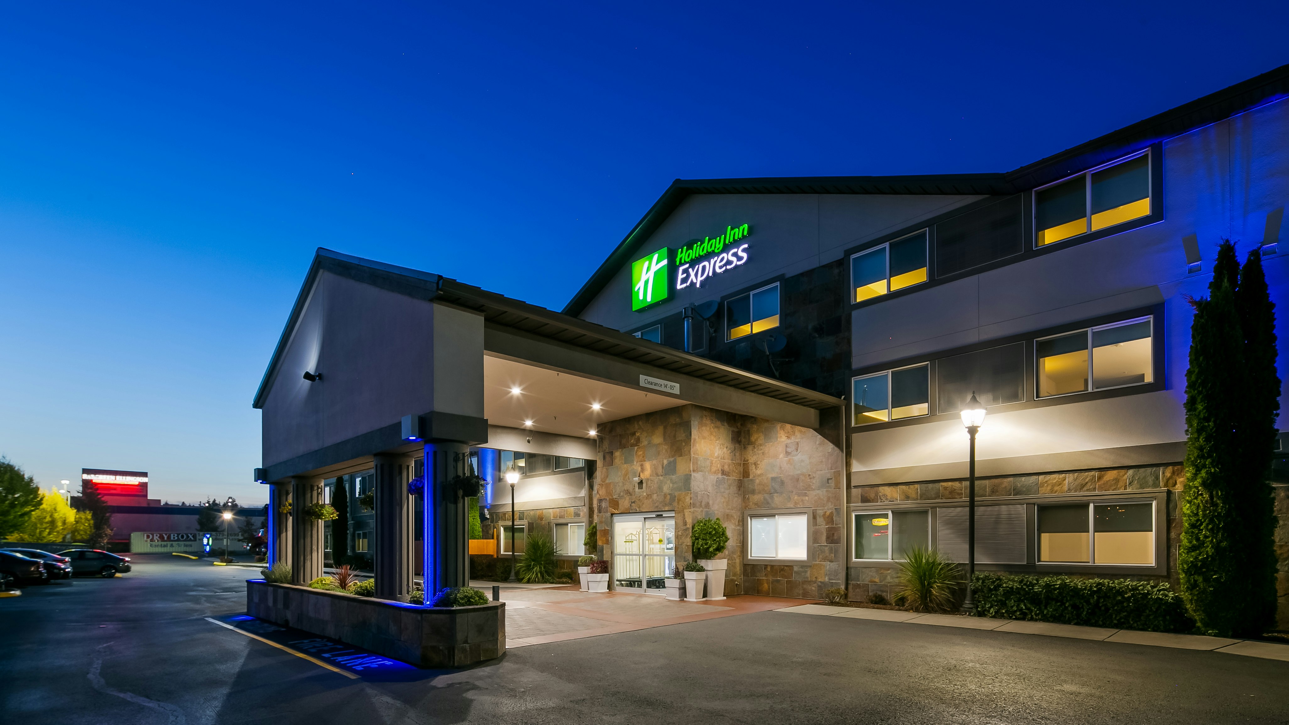 Holiday Inn Express And Suites Everett 52/54