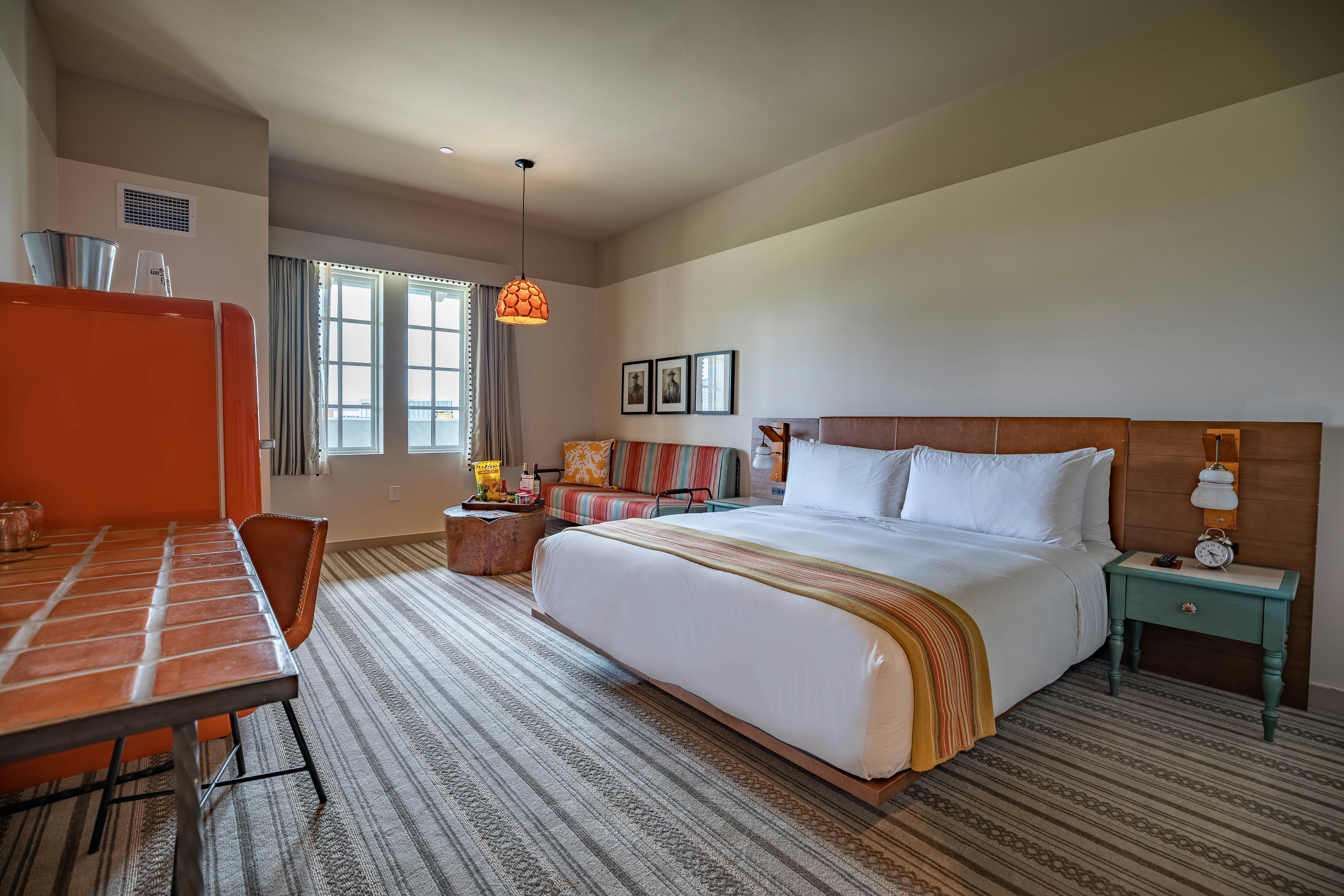 CLASSIC, KING BED