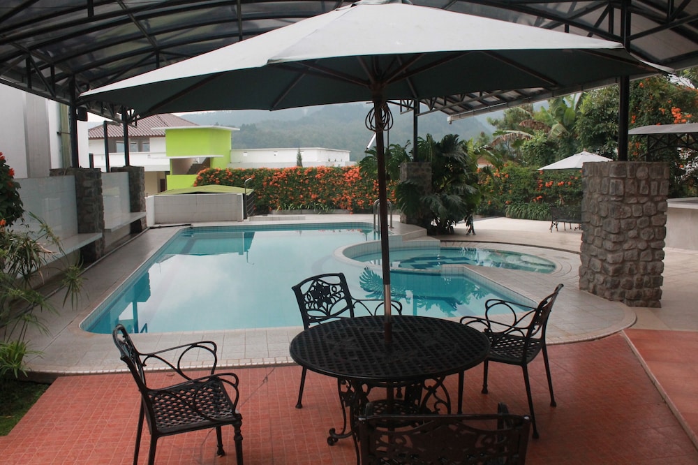 De View Hotel 56/64