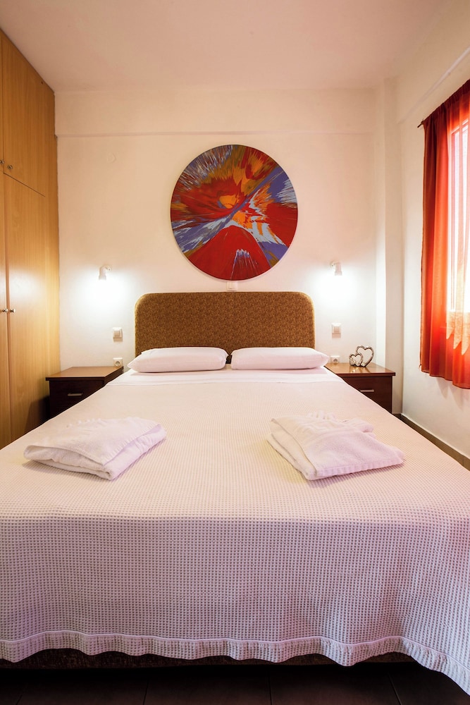 Romanos Beach Villas 8/49