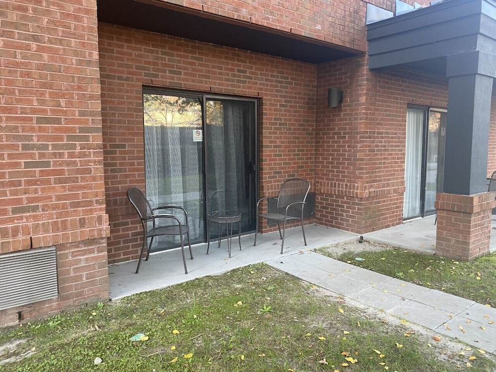 Courtyard Newport News Yorktown 2/24
