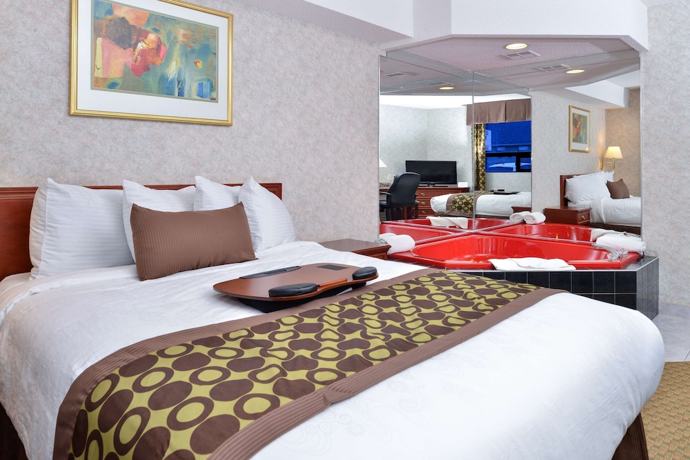 Lexington Inn & Suites Windsor 35/51