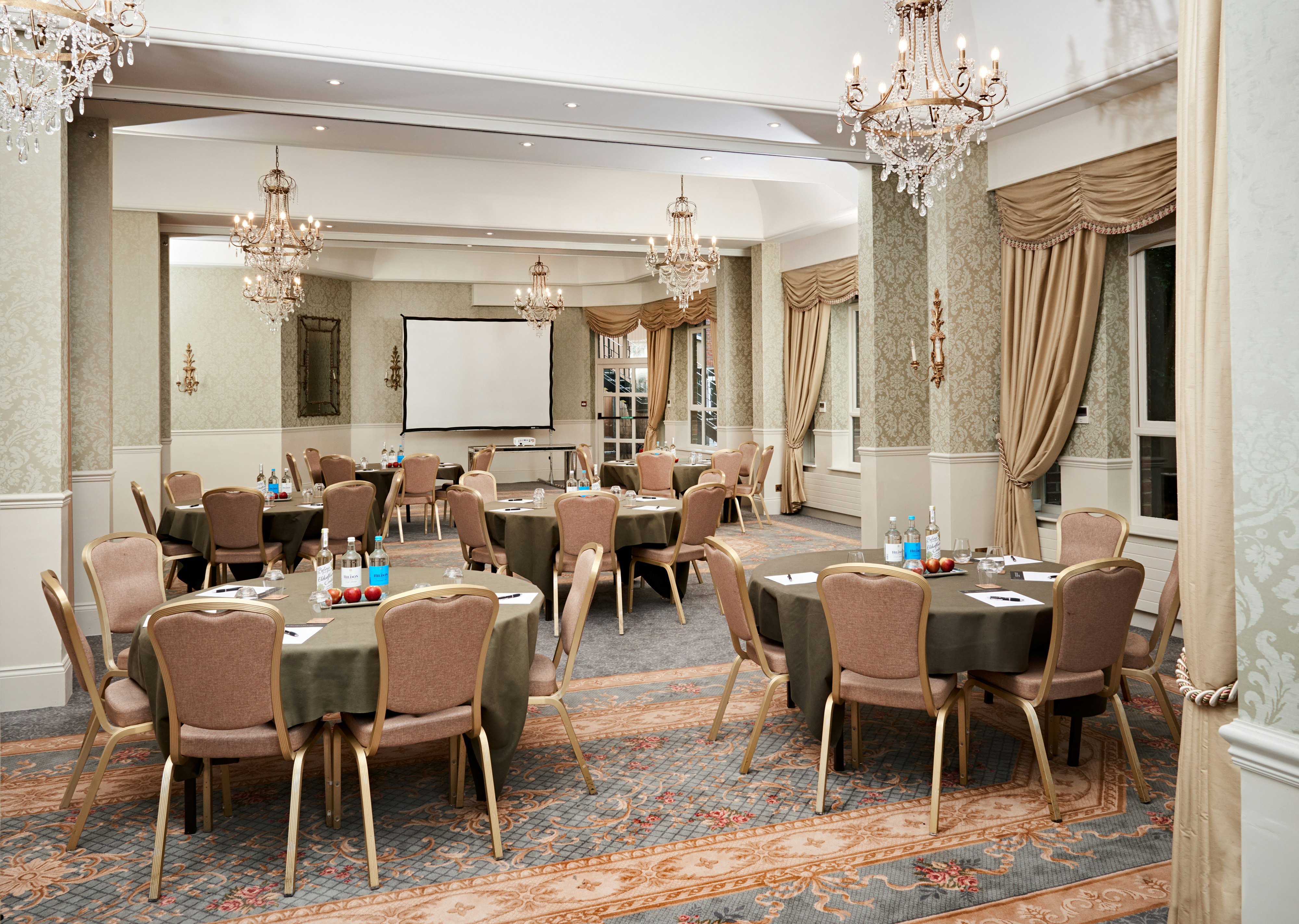 Careys Manor & Senspa 39/55