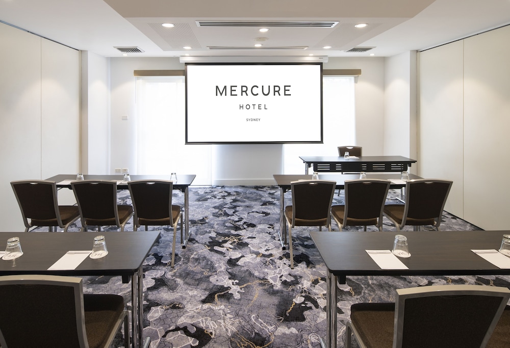Mercure Sydney 56/67