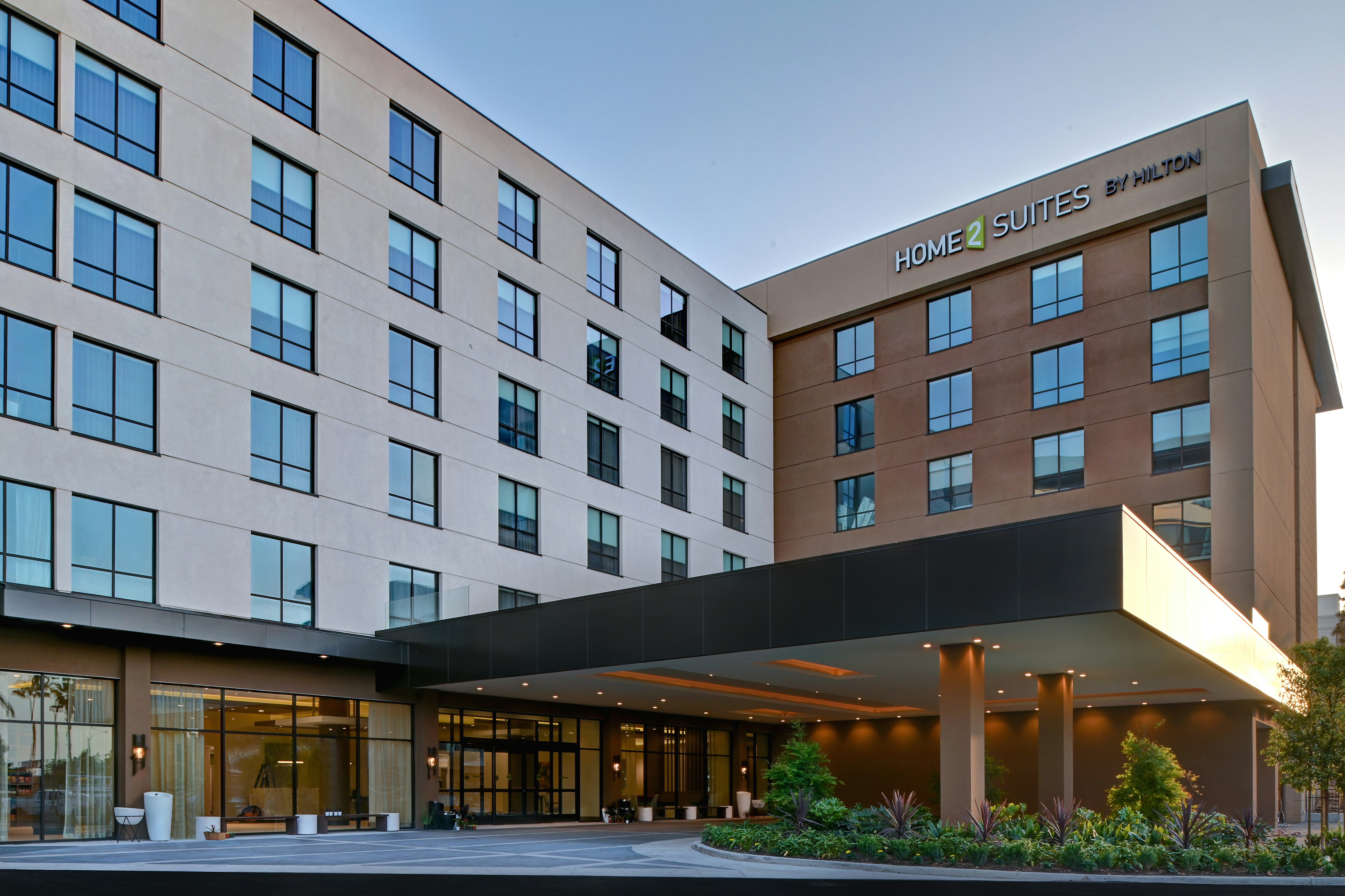 Home2 Suites By Hilton Anaheim Resort 8/45