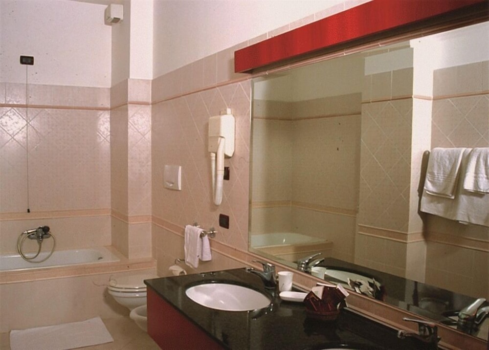 Aldero Hotel 8/59