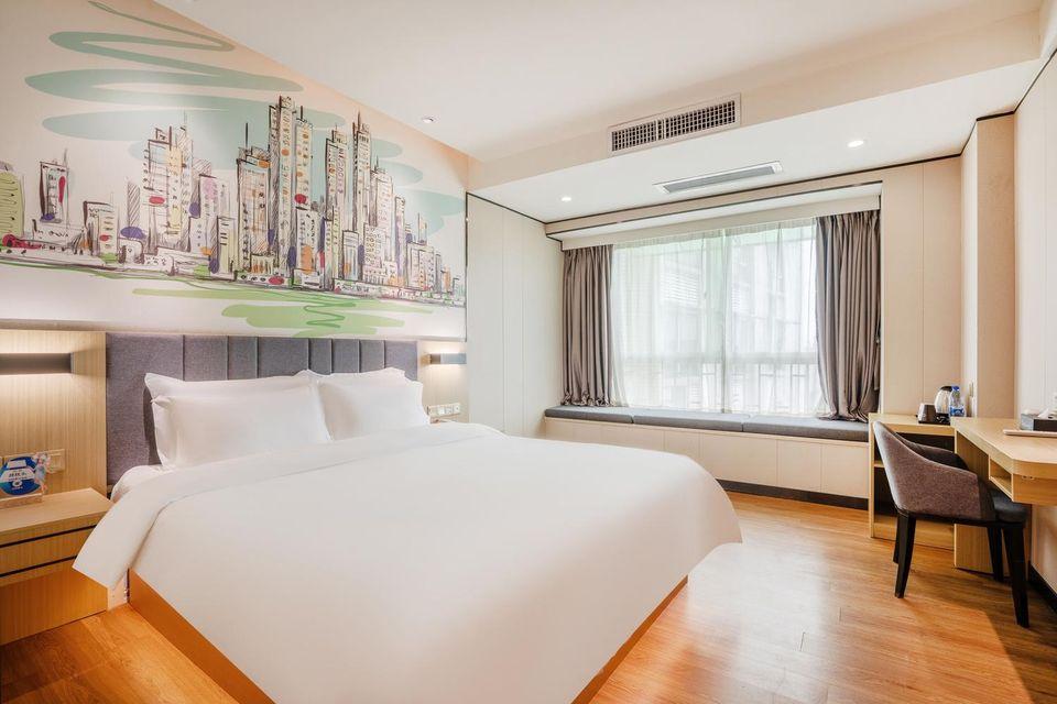 Boutique, Queen Bed
