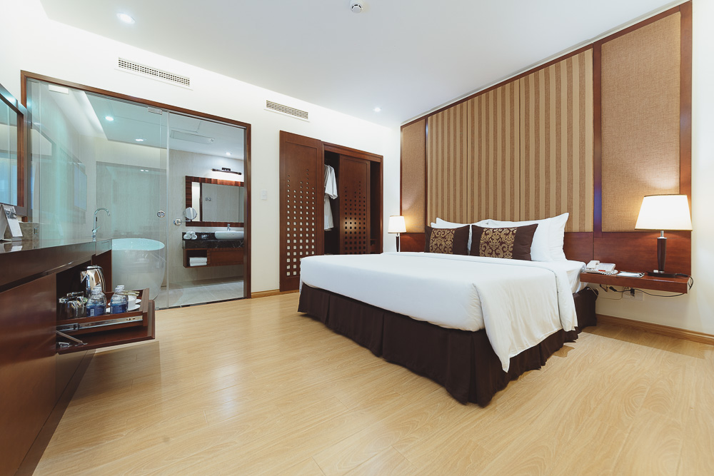 Paragon, Suite, City View