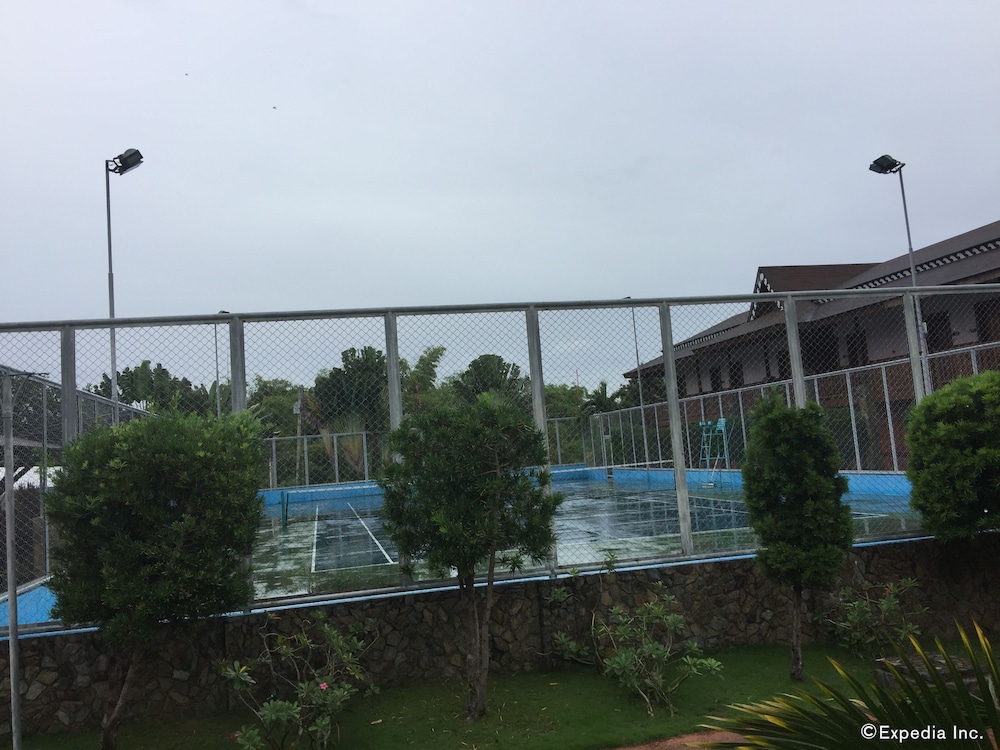 Flushing Meadows Resort and Playground 2/50