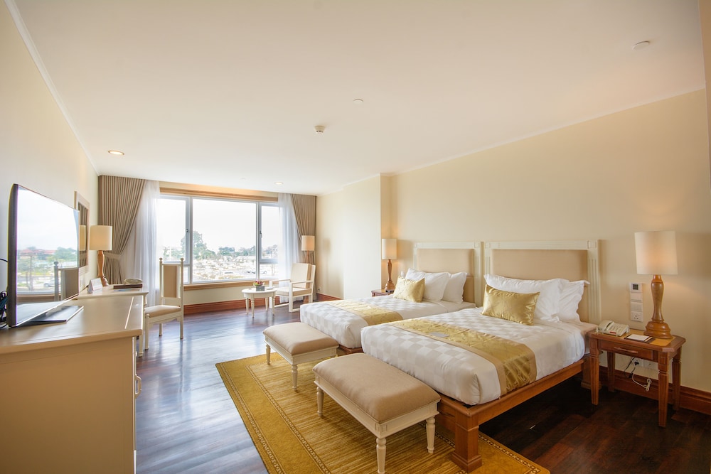 PREMIER, DOUBLE OR TWIN BED