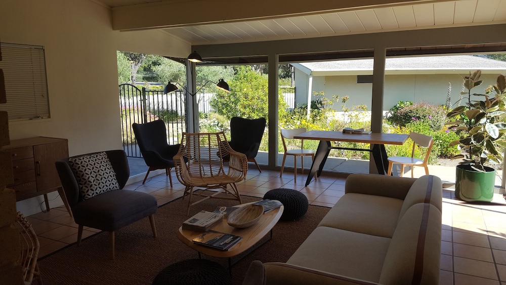 Contenta Inn 50/66