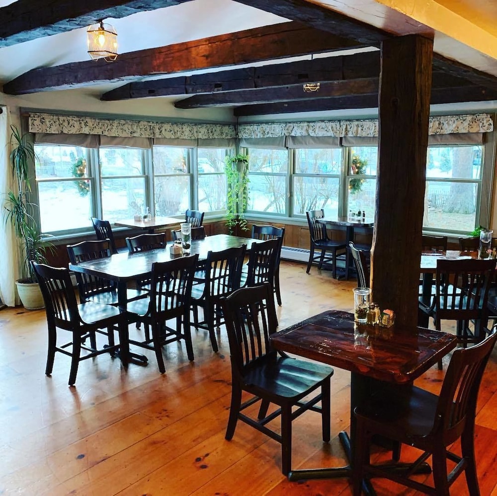 The Dowds Contry Inn and Event Center 34/50