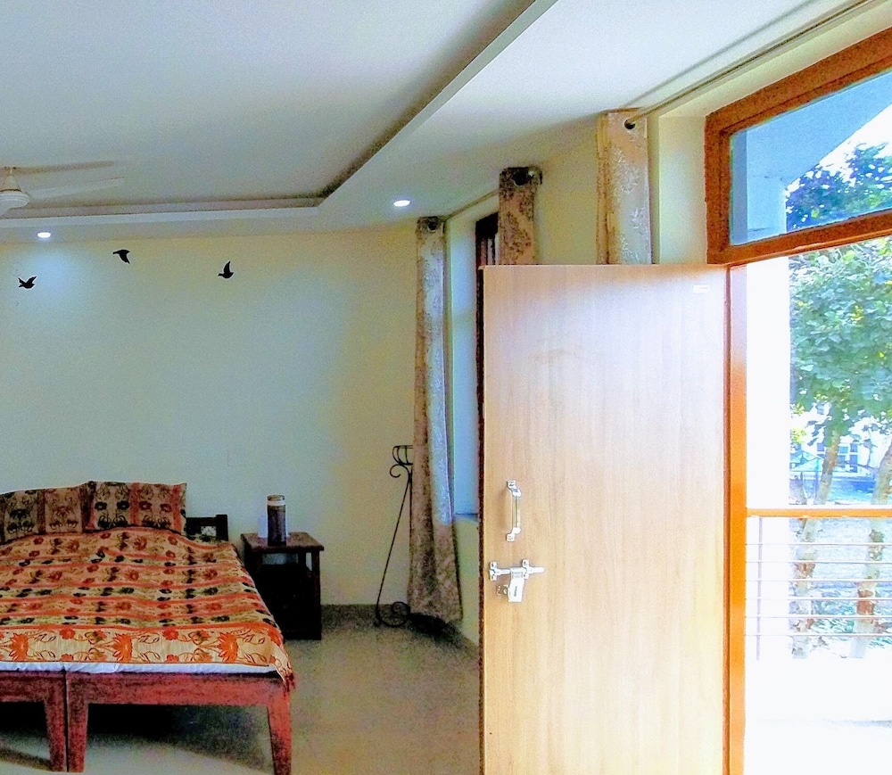 HOTEL SWARAJ RESORTS 61/73