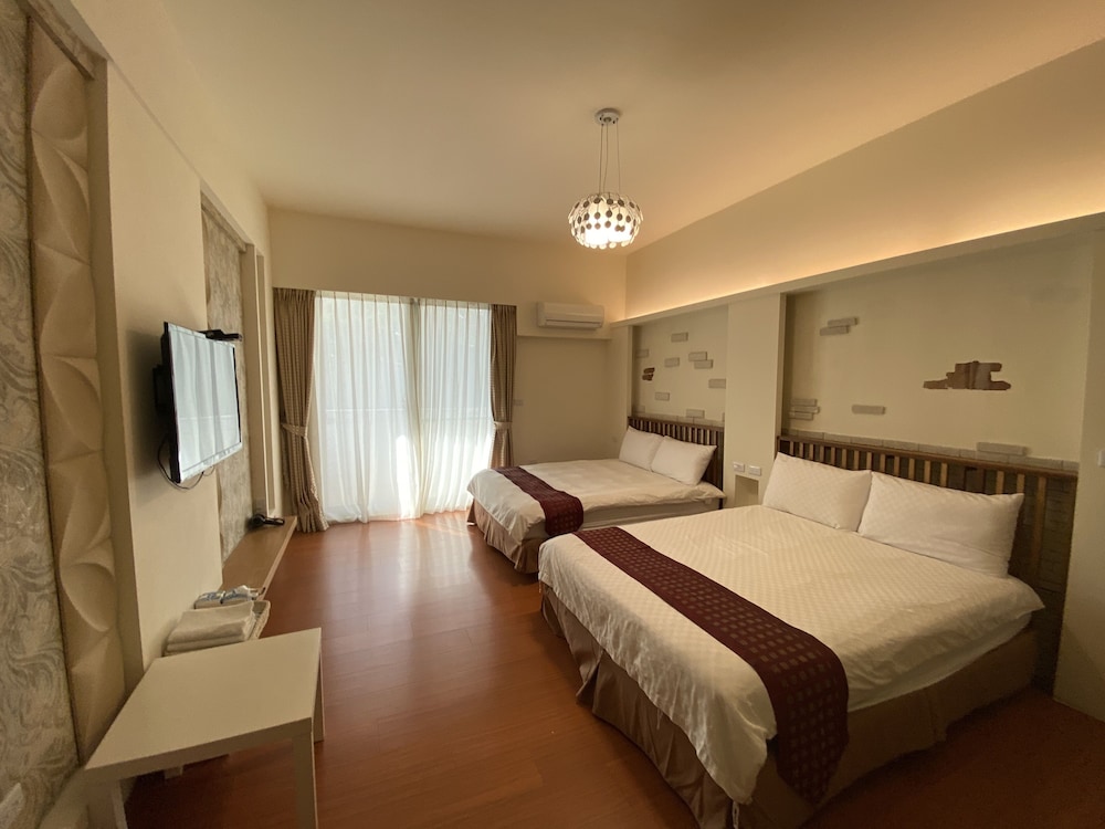 Happy Life Hostel 8/32