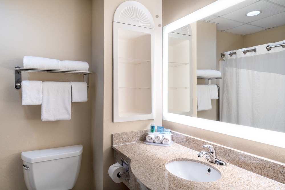 Holiday Inn Express Hotel Suites Ashland 23/56