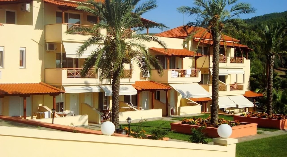 Kelyfos Hotel Bungalows and Suites 2/50