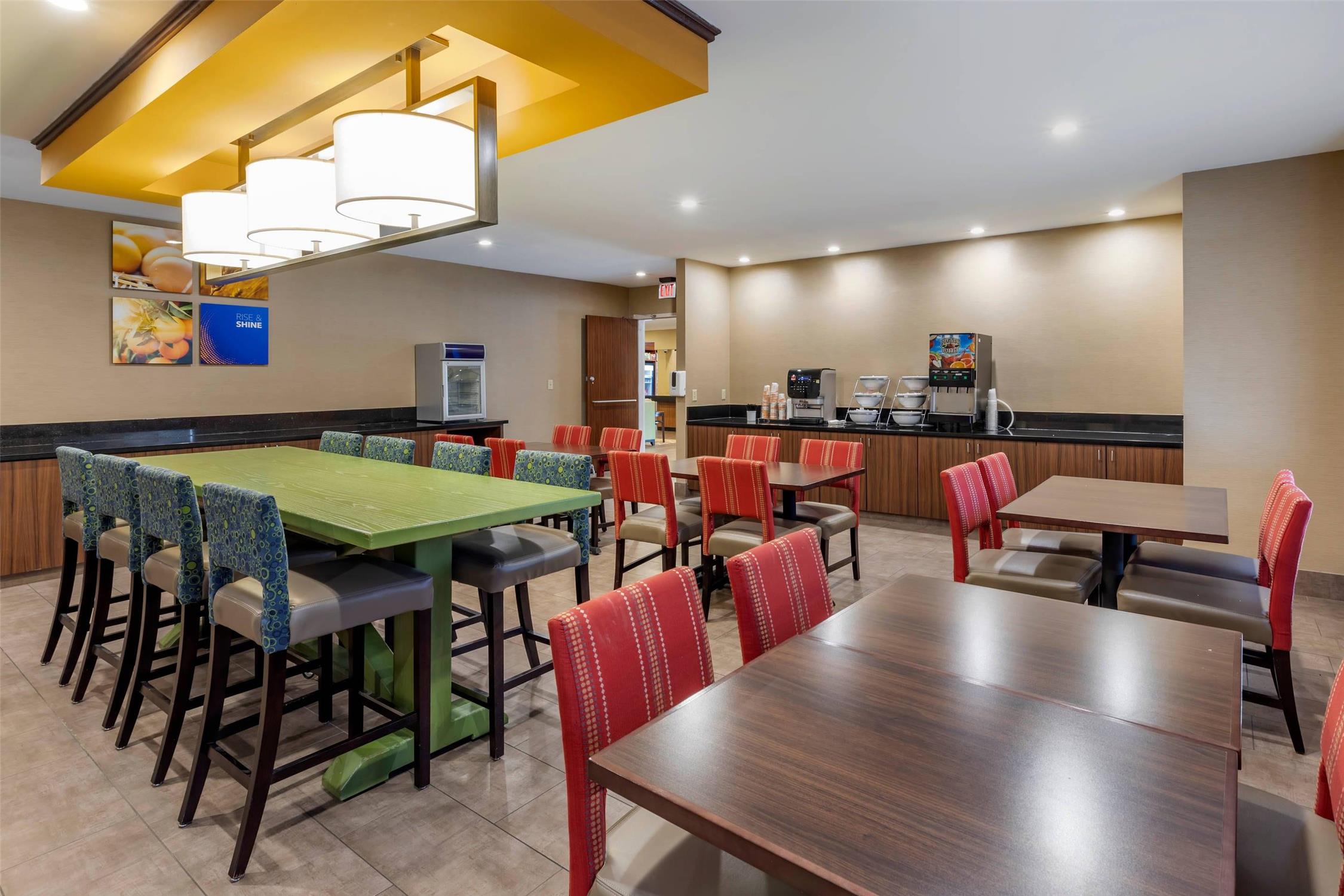Comfort Inn and Suites North Dallas-Addison 25/33