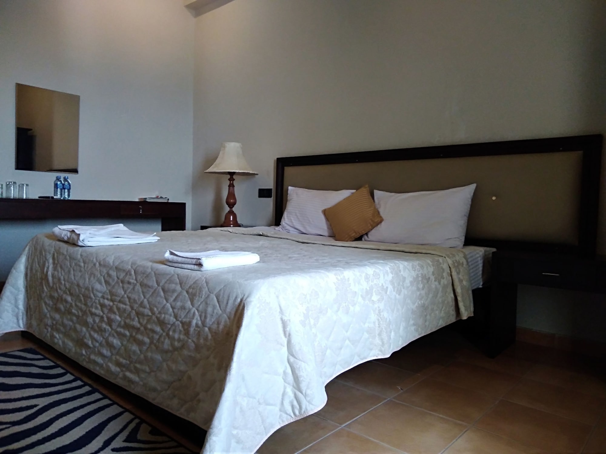 ROOM, TRIPLE