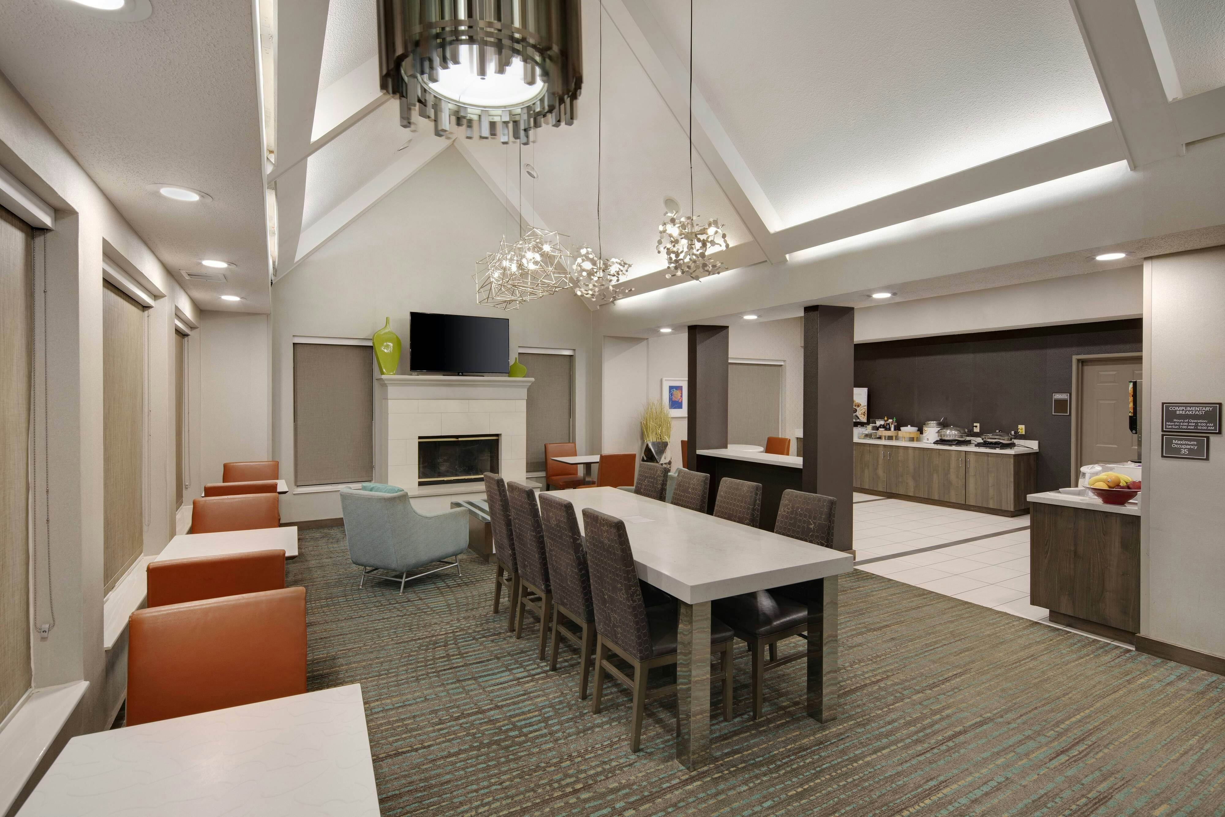 Residence Inn by Marriott Indianapolis Airport 7/14