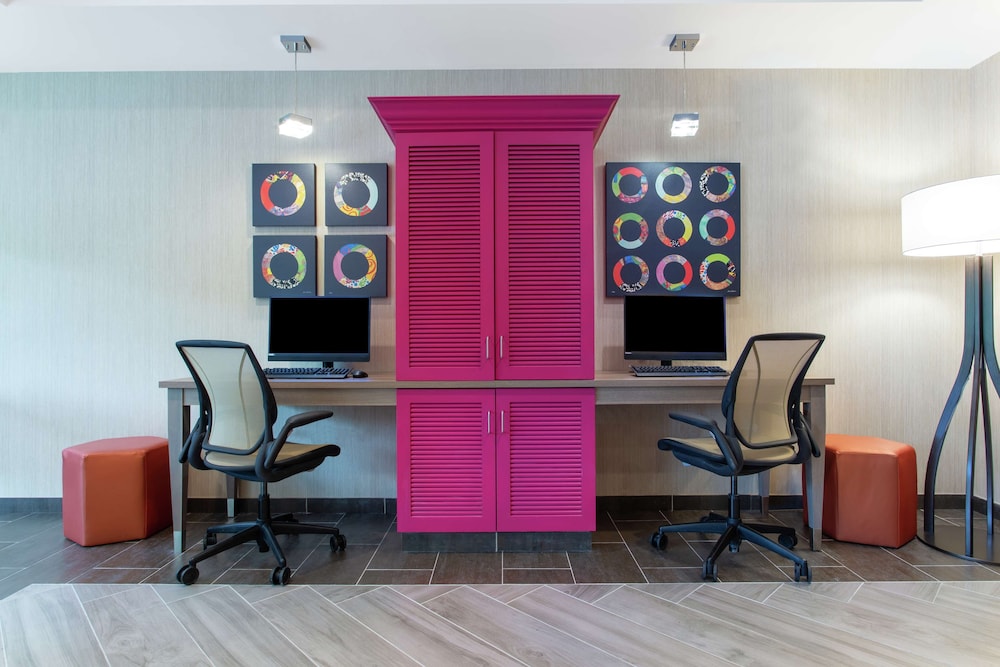 Home2 Suites By Hilton Smithfield Providence 42/46