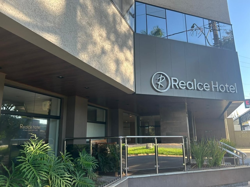 Realce Hotel 2/71