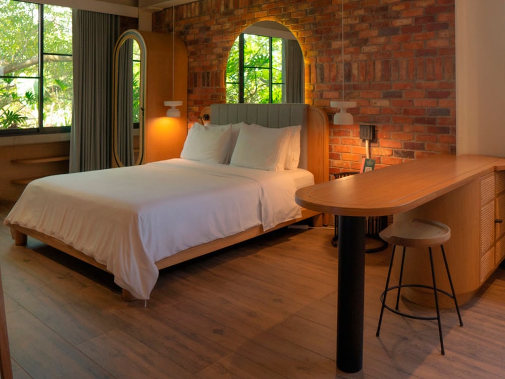 Nomada Hotel Origen 12/27