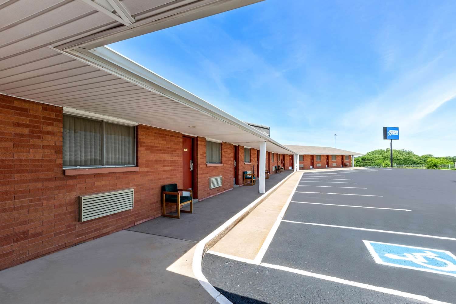Americas Best Value Inn Belleville 33/34