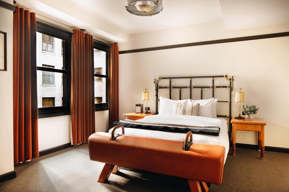 Room, Queen Bed