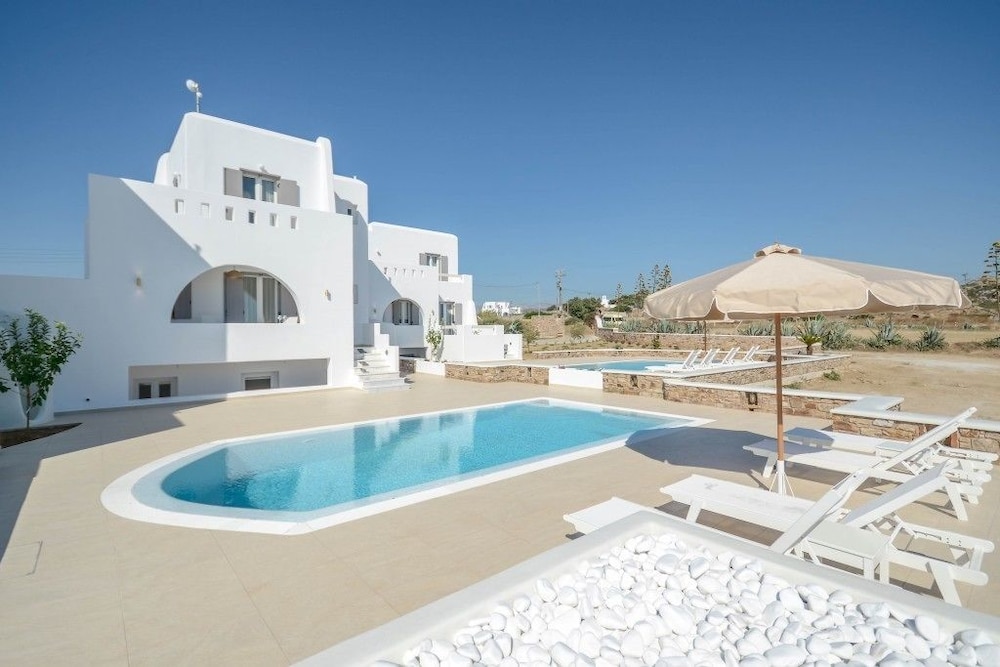 Plaka Collection Villas 24/25