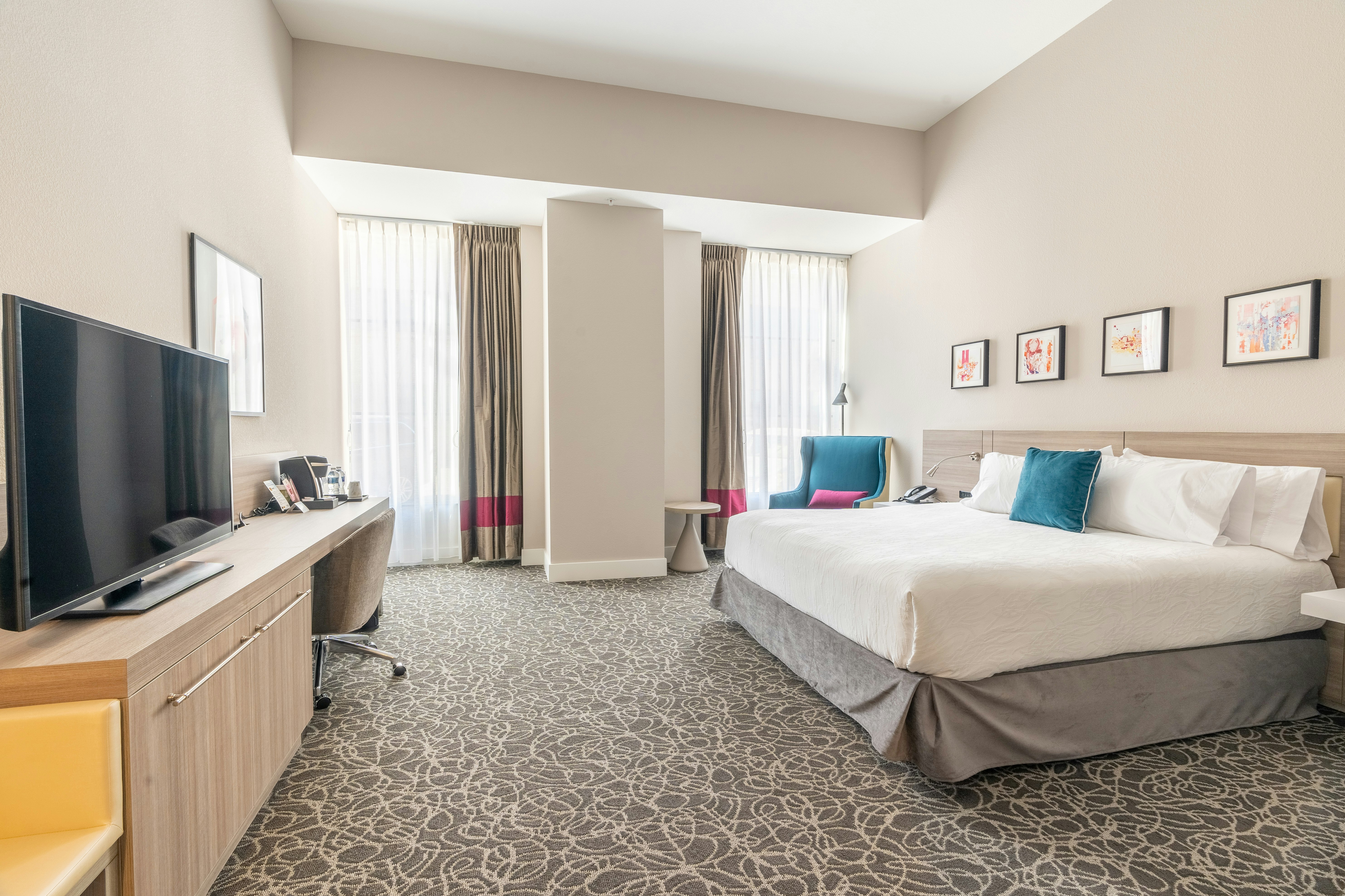 ROOM, KING BED, ACCESSIBLE
