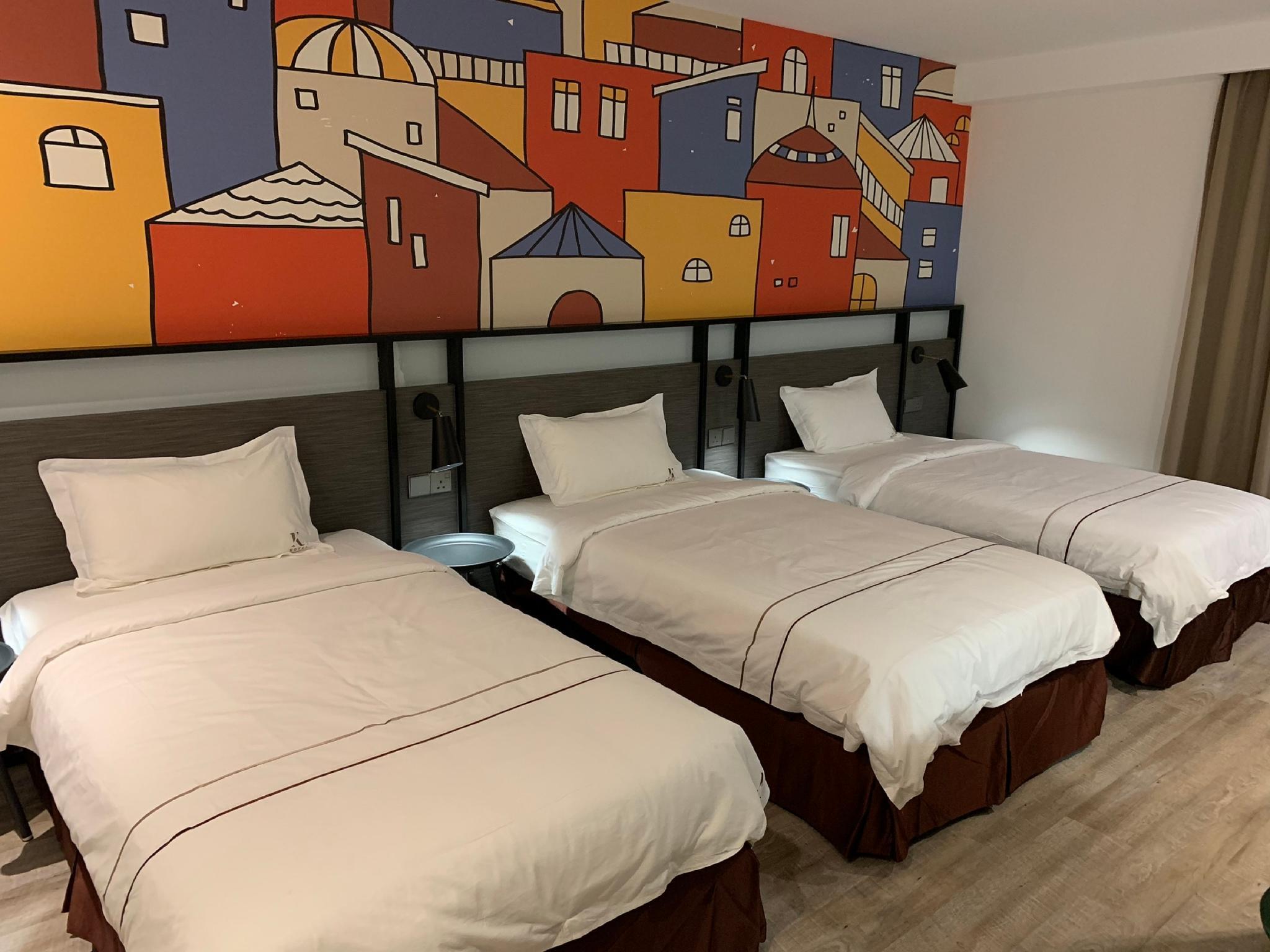 ROOM, TRIPLE