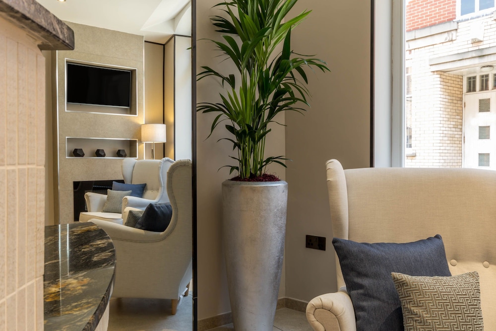 Basinghall Suites 27/33