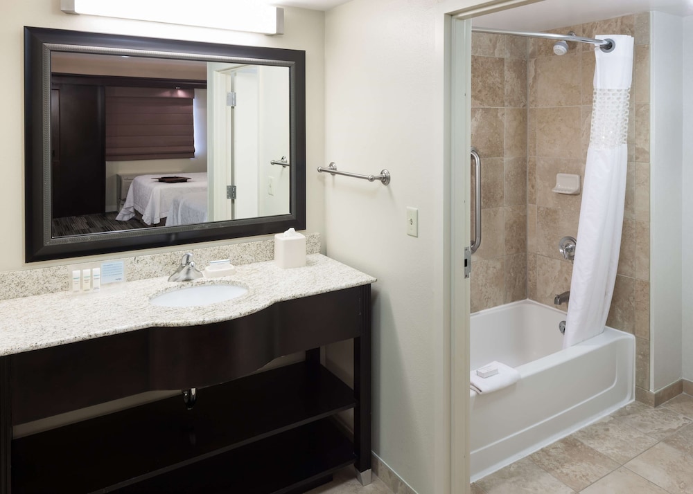 Hampton Inn Suites By Hilton Omaha Downtown 14/46
