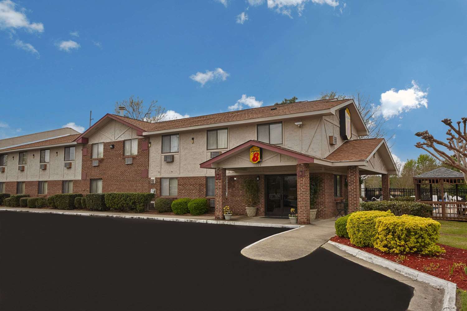 Super 8 by Wyndham Greenville 6/24