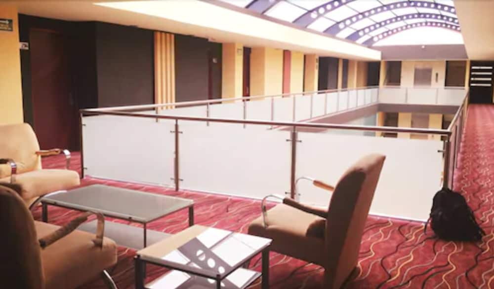 Concorde Hotel 66/73
