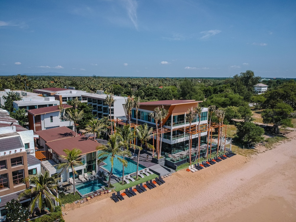 Eco Cozy Beachfront Resort Chaam 7/51