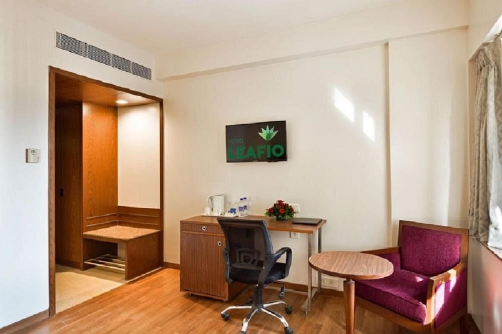 Hotel Leafio Marigold Marol 19/22