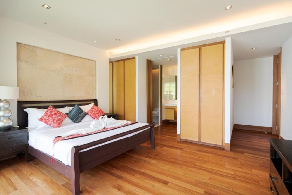 1 BEDROOM, SUITE