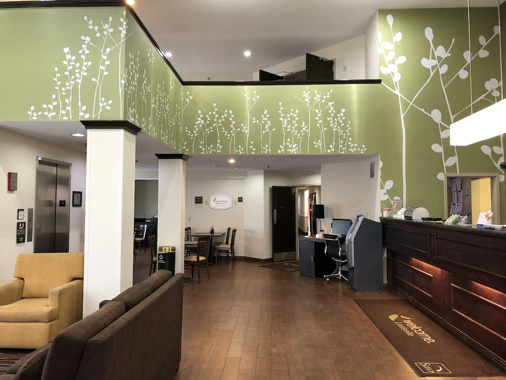 Spark by Hilton Louisville Airport 7/50