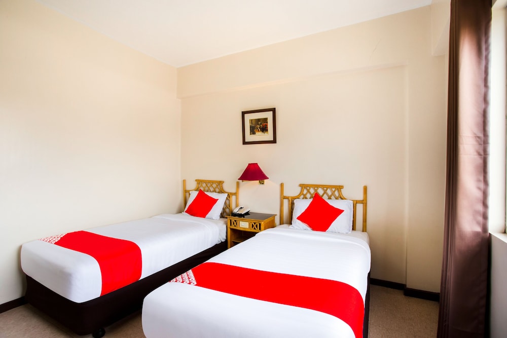 Humberto's Hotel 15/53