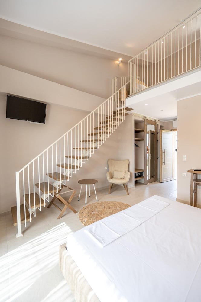 Scarabeo Hotel and Villas Parga 24/57