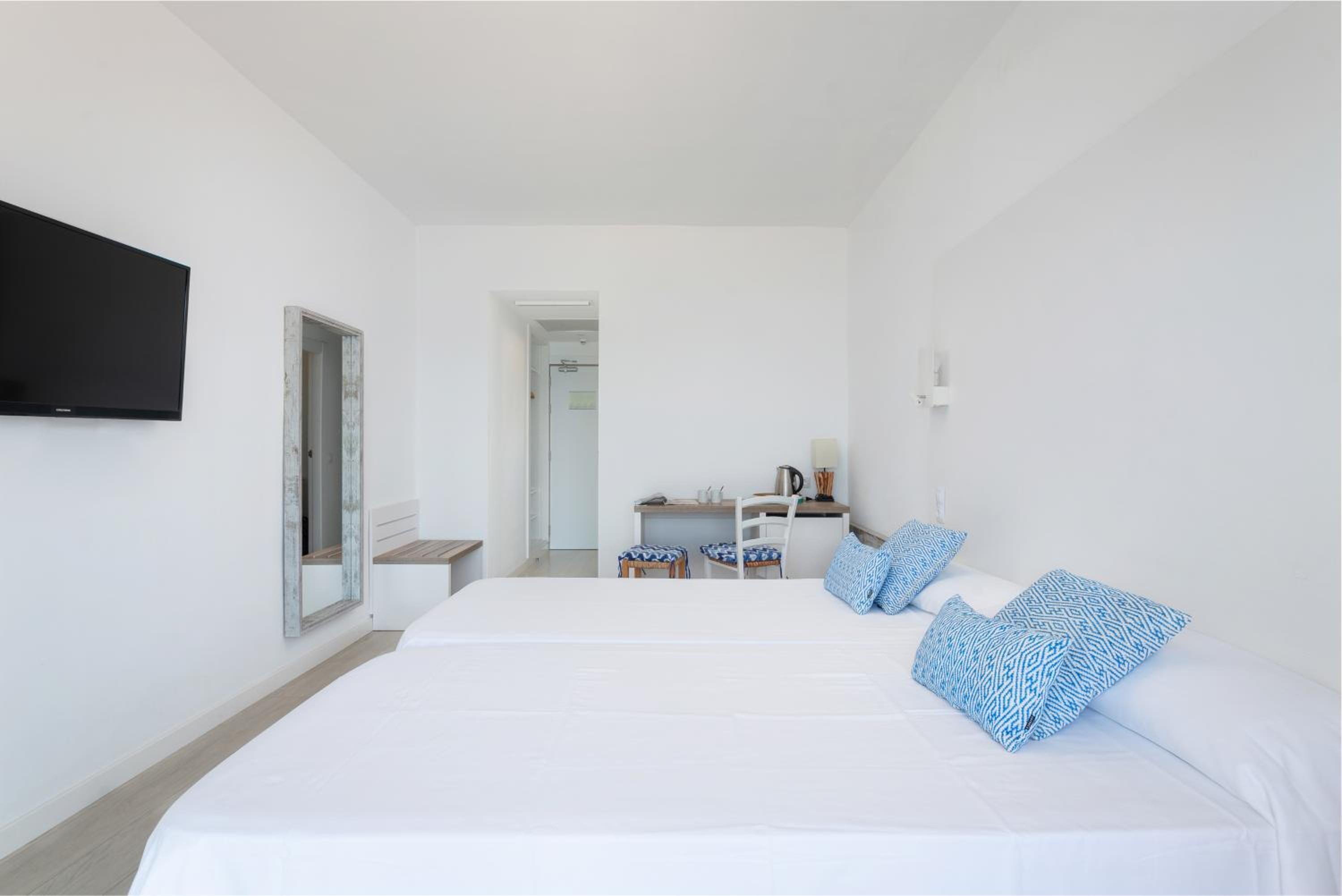 Room, Twin Beds, Sea Front