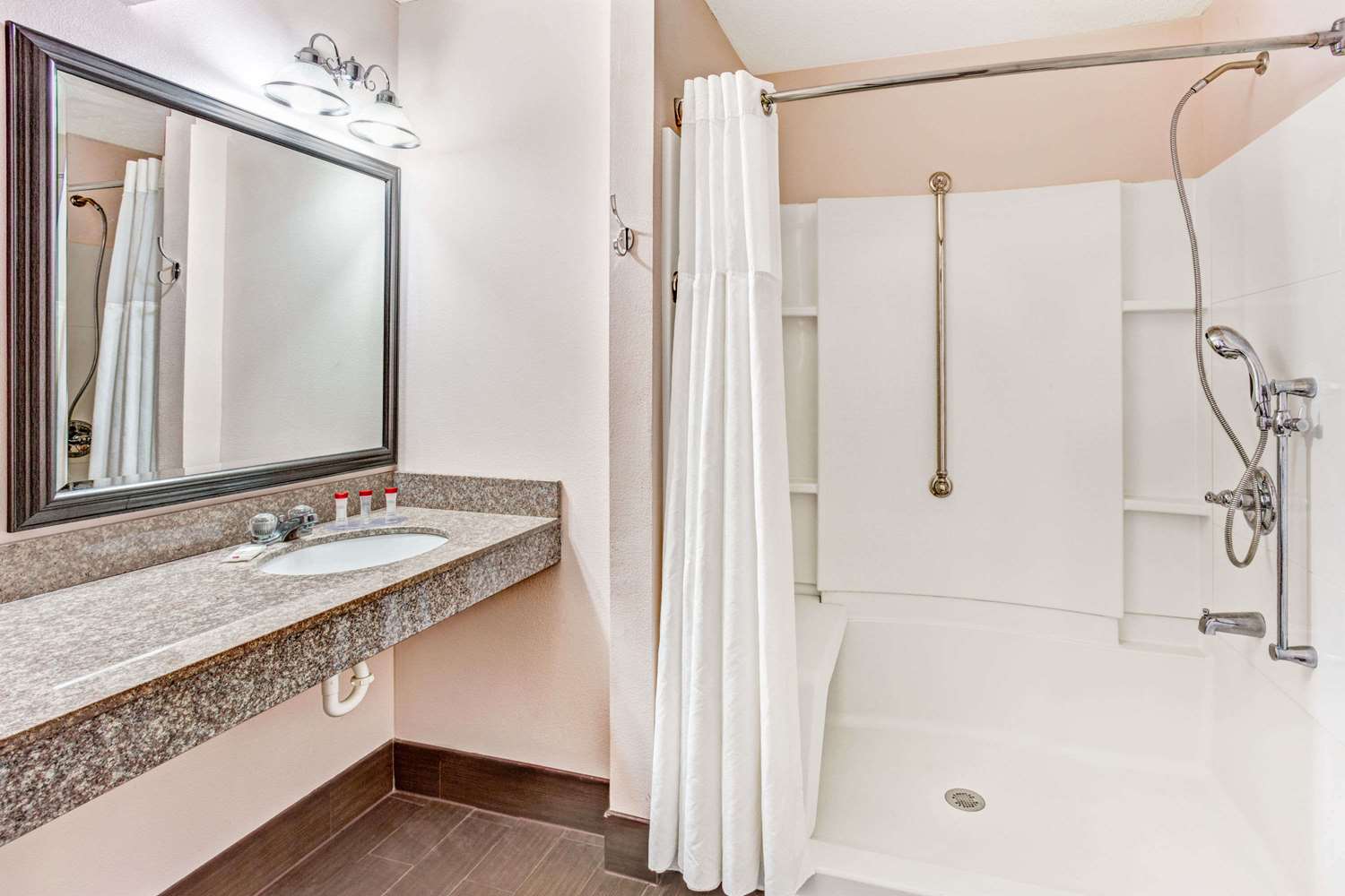 Ramada By Wyndham Murfreesboro 21/24