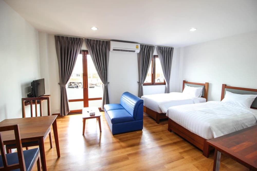Tai-Shan Suites 25/51
