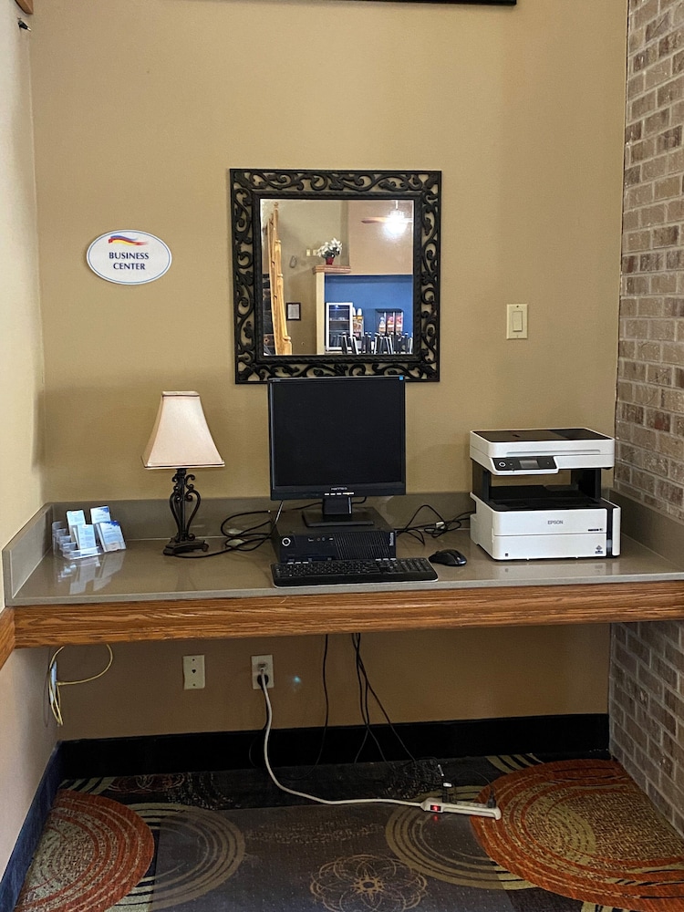 Baymont by Wyndham Marshalltown 24/26
